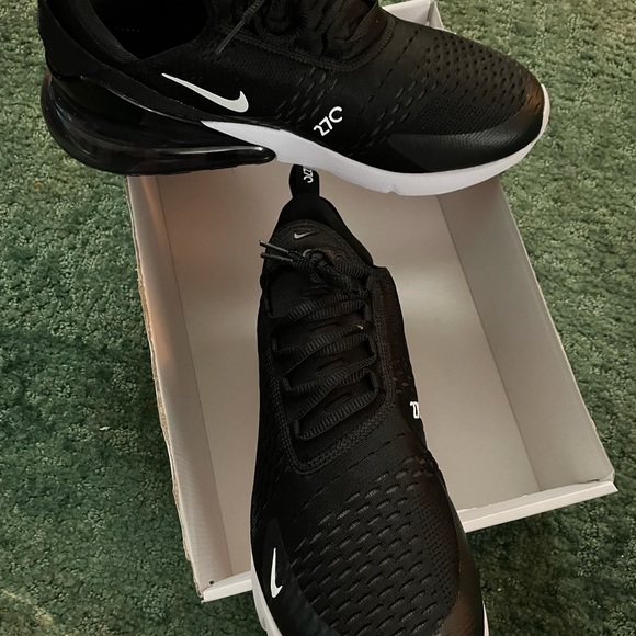 BRAND NEW MENS NIKE AIR MAX 270 FOR SALE SIZE 11!! - Picture 7 of 9